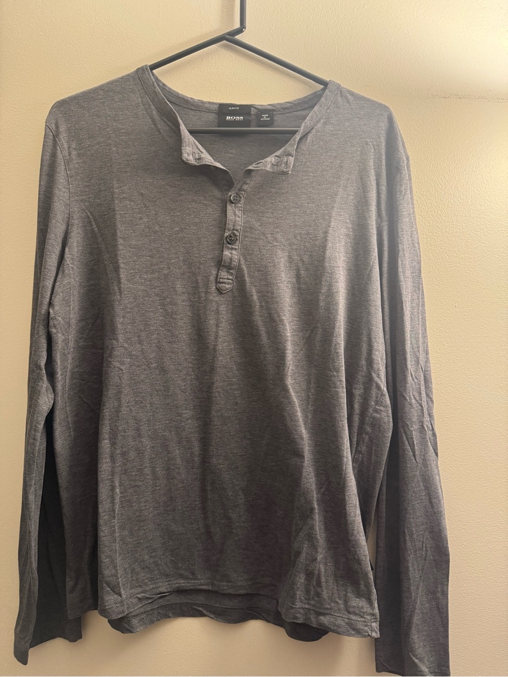 Hugo Boss Men’s Gray Long Sleeve T-shirt Size: M